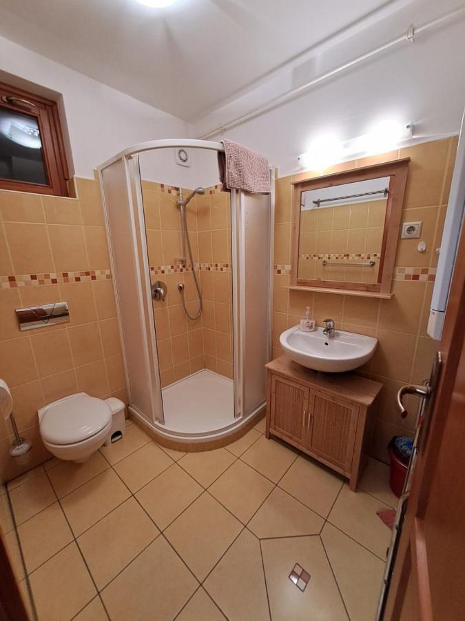 Rozmaring Apartmanok Gyula Eksteriør bilde
