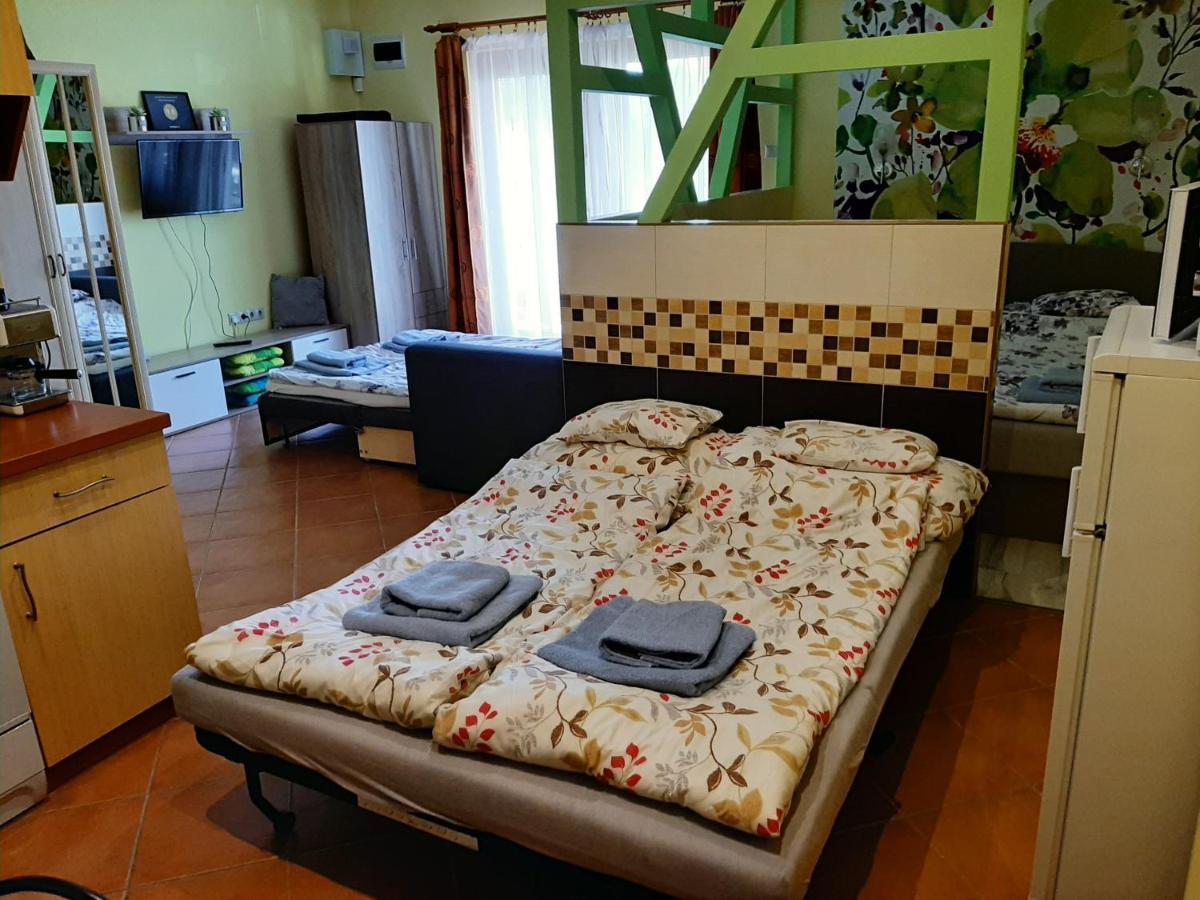 Rozmaring Apartmanok Gyula Eksteriør bilde